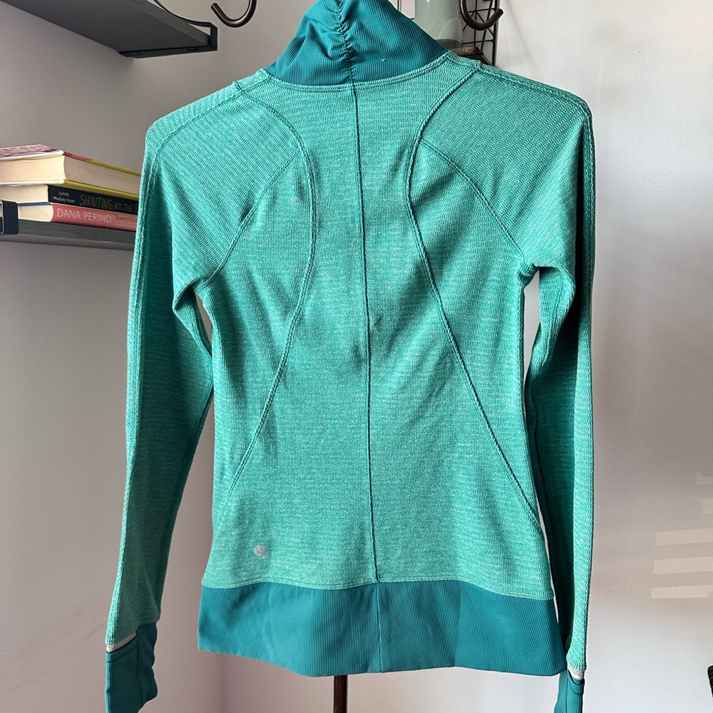 LULULEMON RUNDERFUL 1/2 zip jacket - Picture 9 of 10